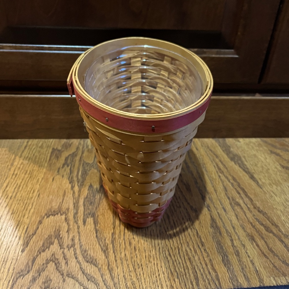 Longaberger Geranium Basket with plastic protector dated 2002 - Picture 2 of 5